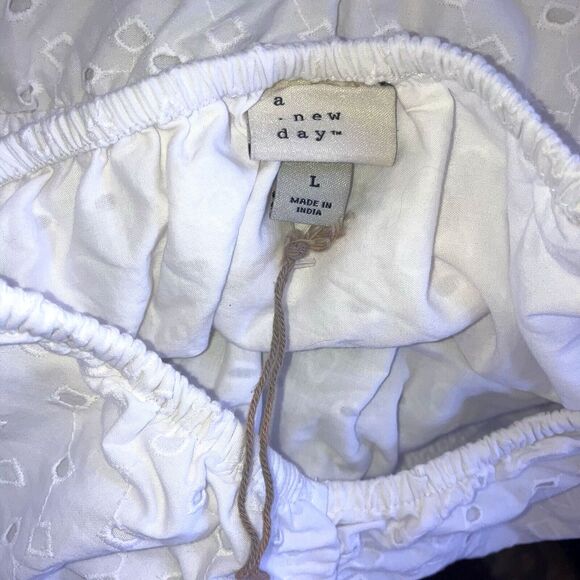 A NEW DAY size L 100% Cotton Fresh White Eyelet Embroidered Top Peasant Blouse - Picture 3 of 4